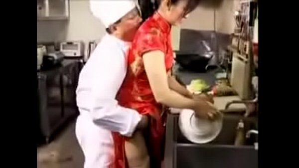 หนังโป๊ japanese นักเรียนมือใหม่ทำอาหารไม่ได้เรื่องเจอเชฟโมโหจับเย็ดอย่างซาดิส แค่นี้ถึงกับโดนเย็ดเลยหรอ